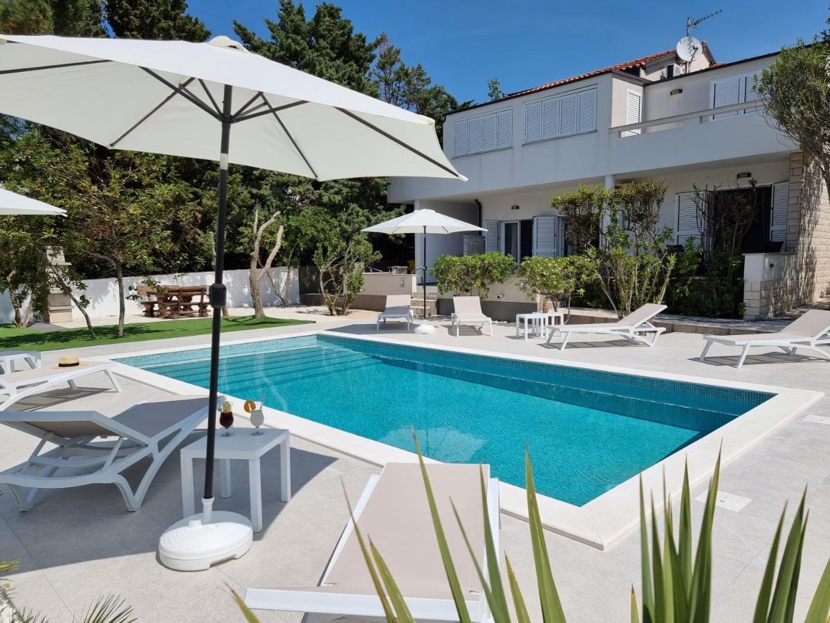 Villa Flamingo Deluxe Новалья Экстерьер фото
