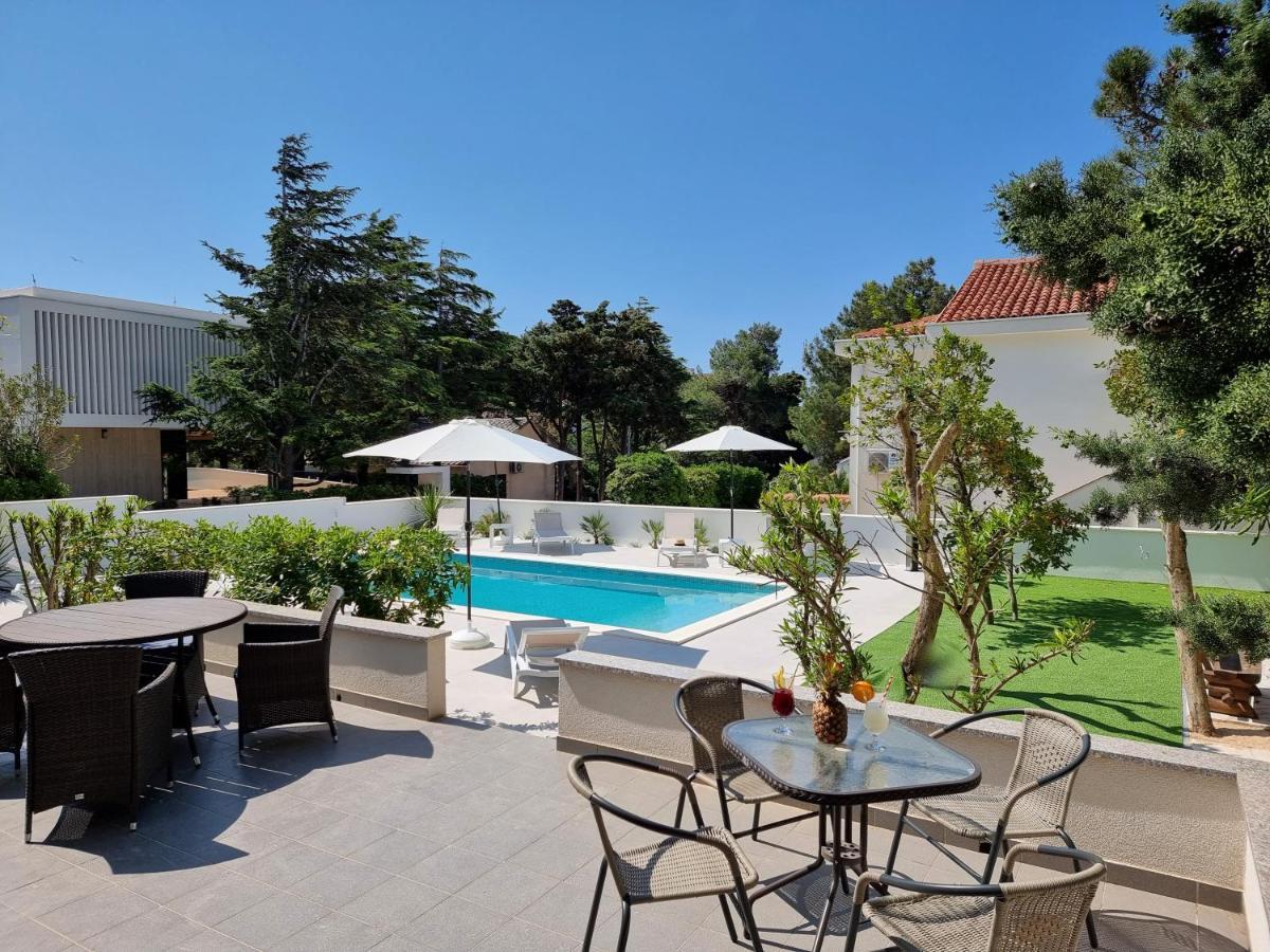 Villa Flamingo Deluxe Новалья Экстерьер фото