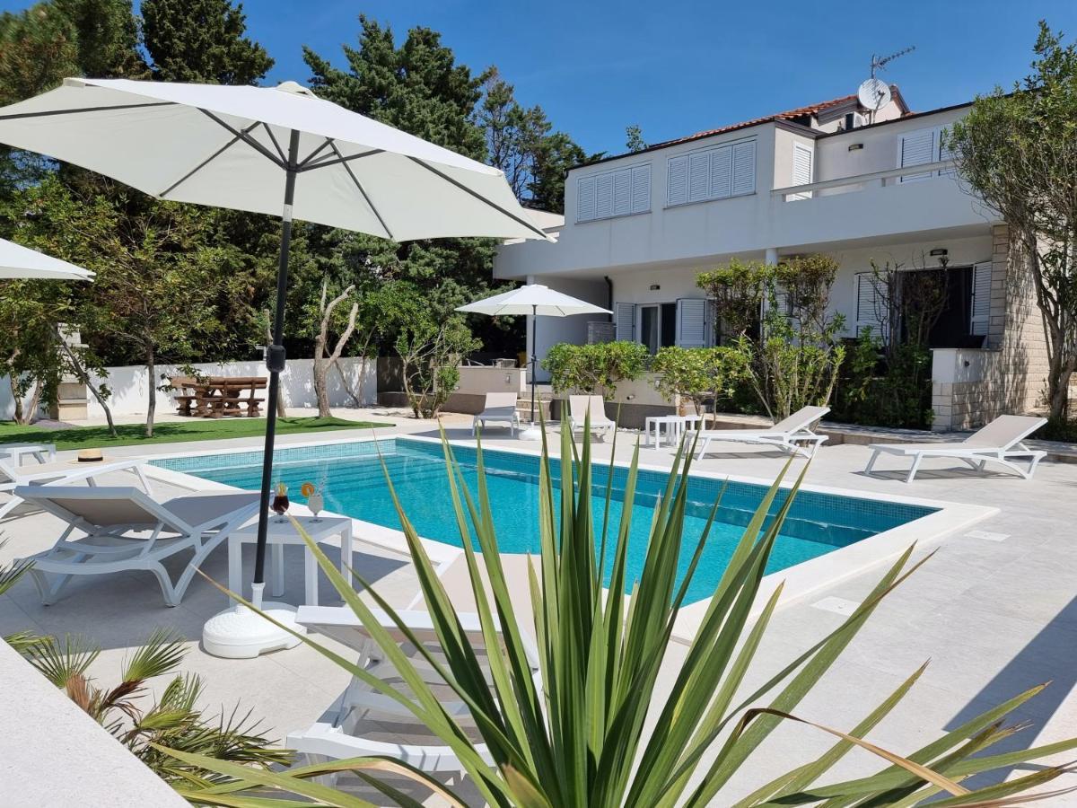 Villa Flamingo Deluxe Новалья Экстерьер фото